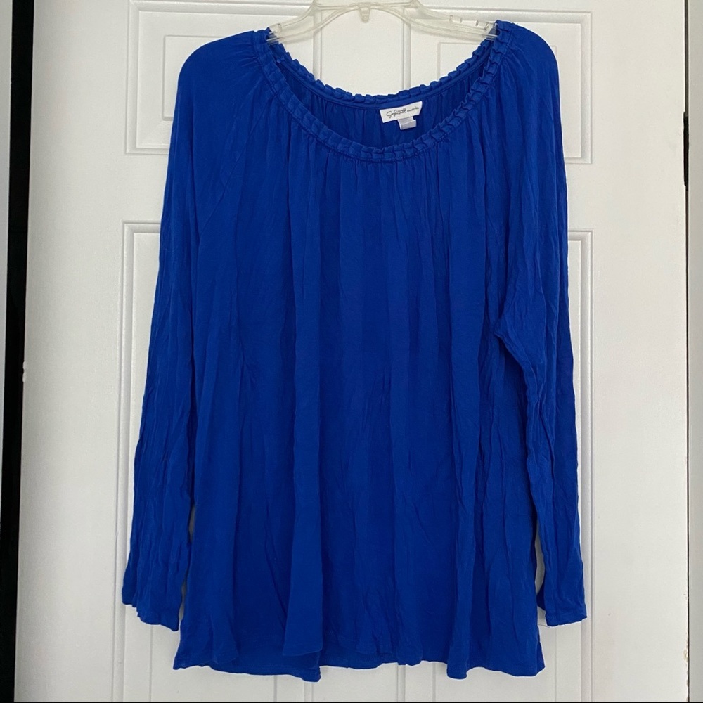 084. Jaclyn Smith Blue Top